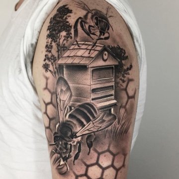 1652075936_36-o-tendencii-com-p-tatu-pchela-foto-36