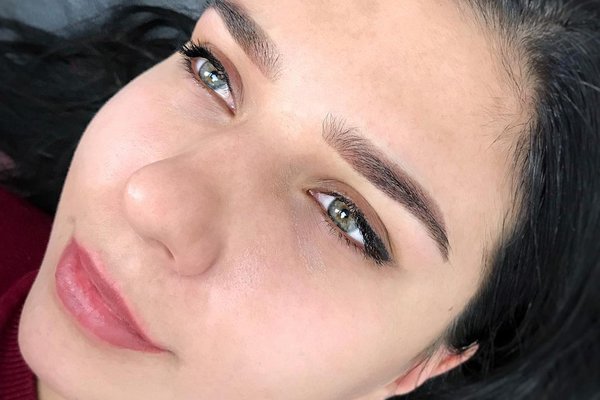 Перманентный макияж бровей сразу после процедуры в Измаиле