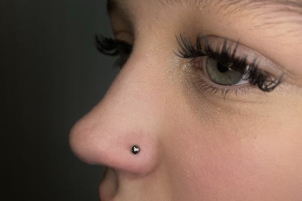 нострил пирсинг