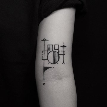 Drum-kit-tattoo-by-tattooist-Hen.jpg