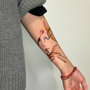 Абстрактне лайнворк татуювання на передпліччі