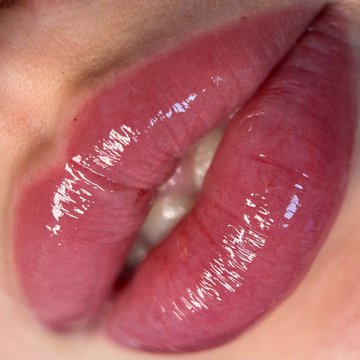 Пудровий татуаж губ після процедури