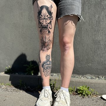 комбинации тату на ногах