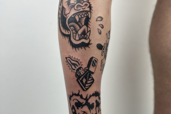 Тату на гомілці 