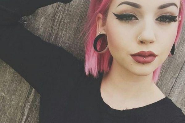 ear-tunnel-piercing-for-women-water.jpg
