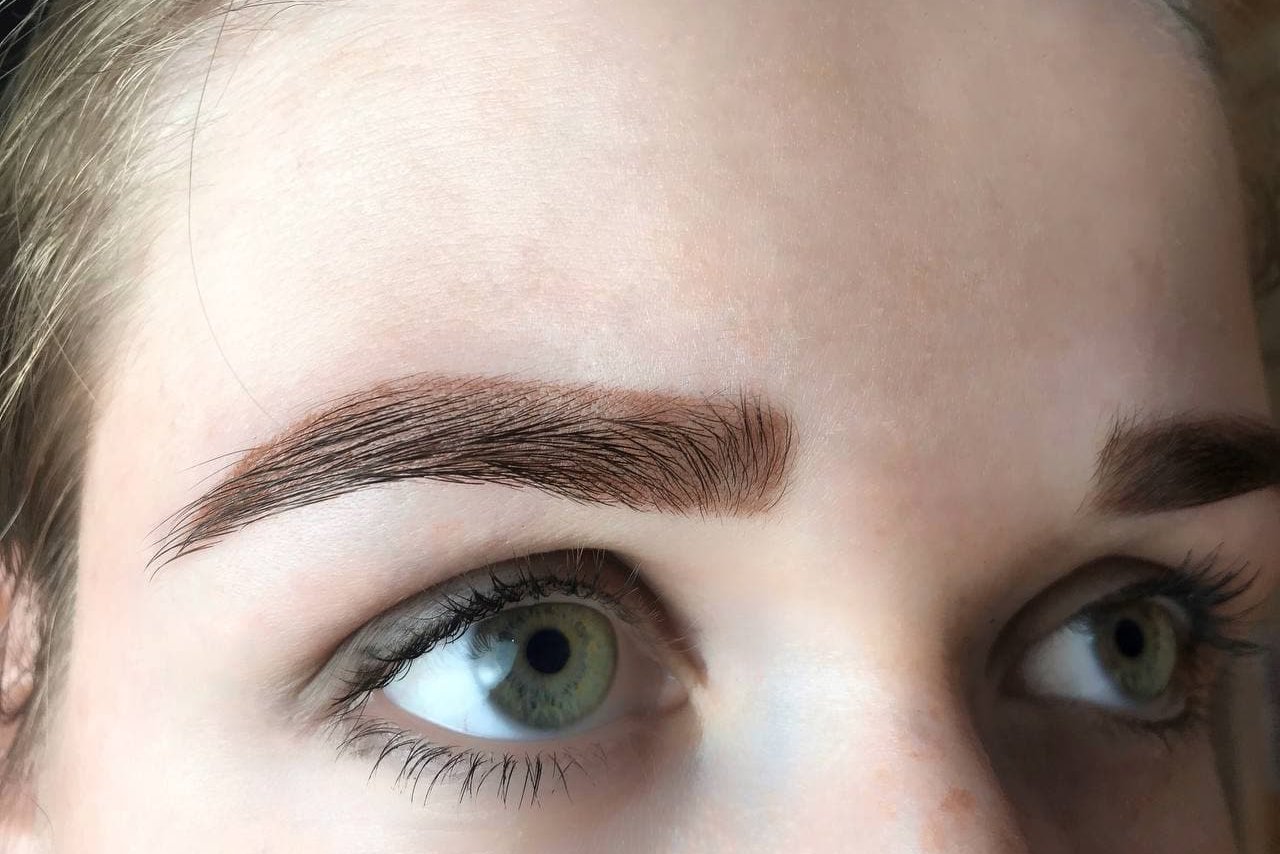 Перманентний макіяж брів волосковий ефект