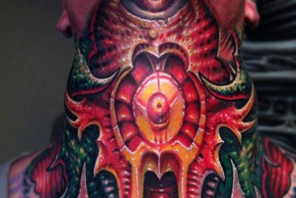 stil_biomehanika_tatu_na_shee_parnja_big.jpg
