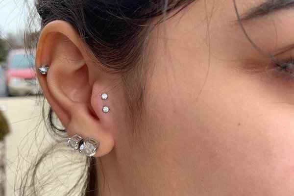 tragus-ear-piercing6.jpg