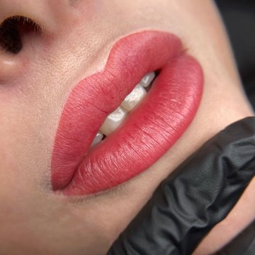 Перманентний макіяж губ, ефект омбре